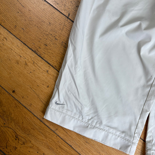 Vintage Nike Y2K Womens White Capri Shorts Trousers - Size 8/10