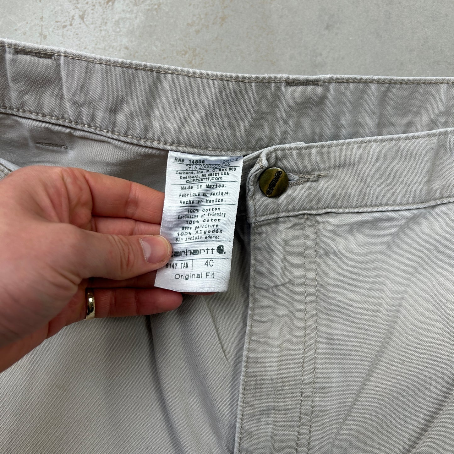 Vintage Carhartt Workwear Baggy Cream Carpenter Shorts - 40