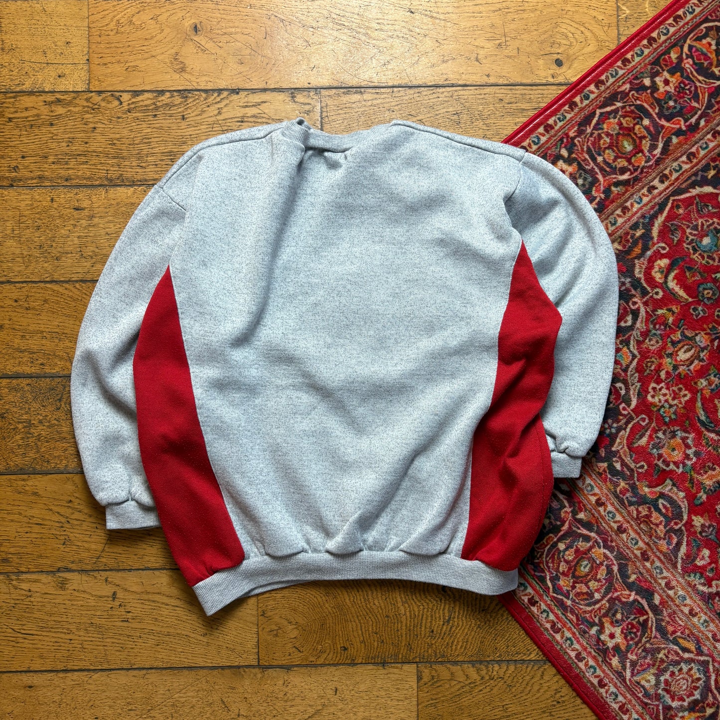 Vintage 90s Graphic Grey Boxy Cropped Sweatshirt - S