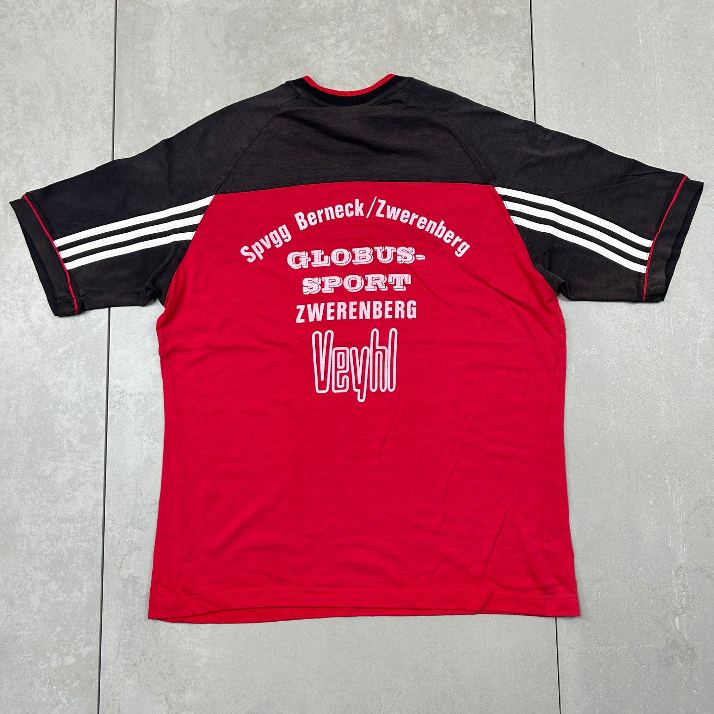 Vintage Adidas 90s Embroidered Red T-Shirt - L