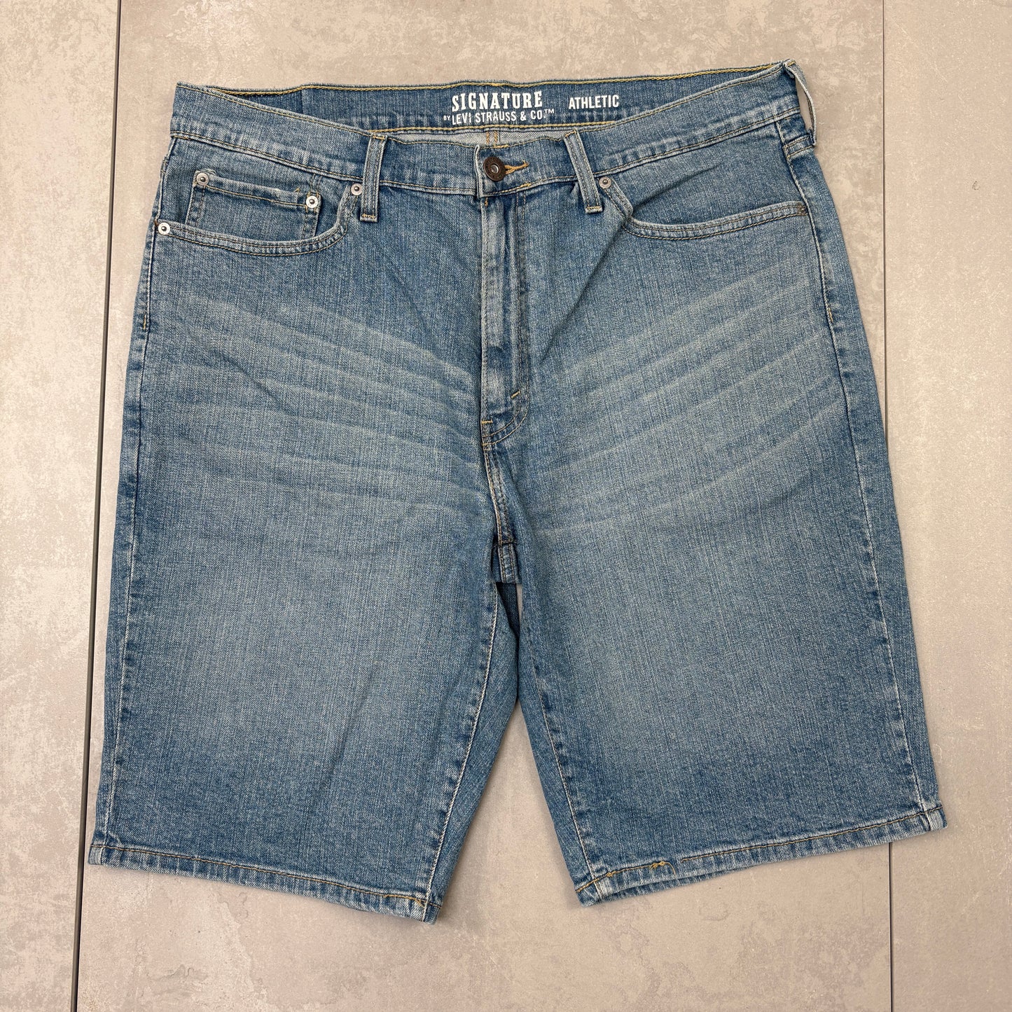 Vintage Levis Baggy Blue Denim Shorts - 36