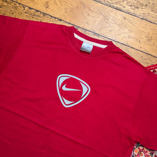 Vintage Nike Y2K Red T90 Swoosh Graphic T-Shirt - L