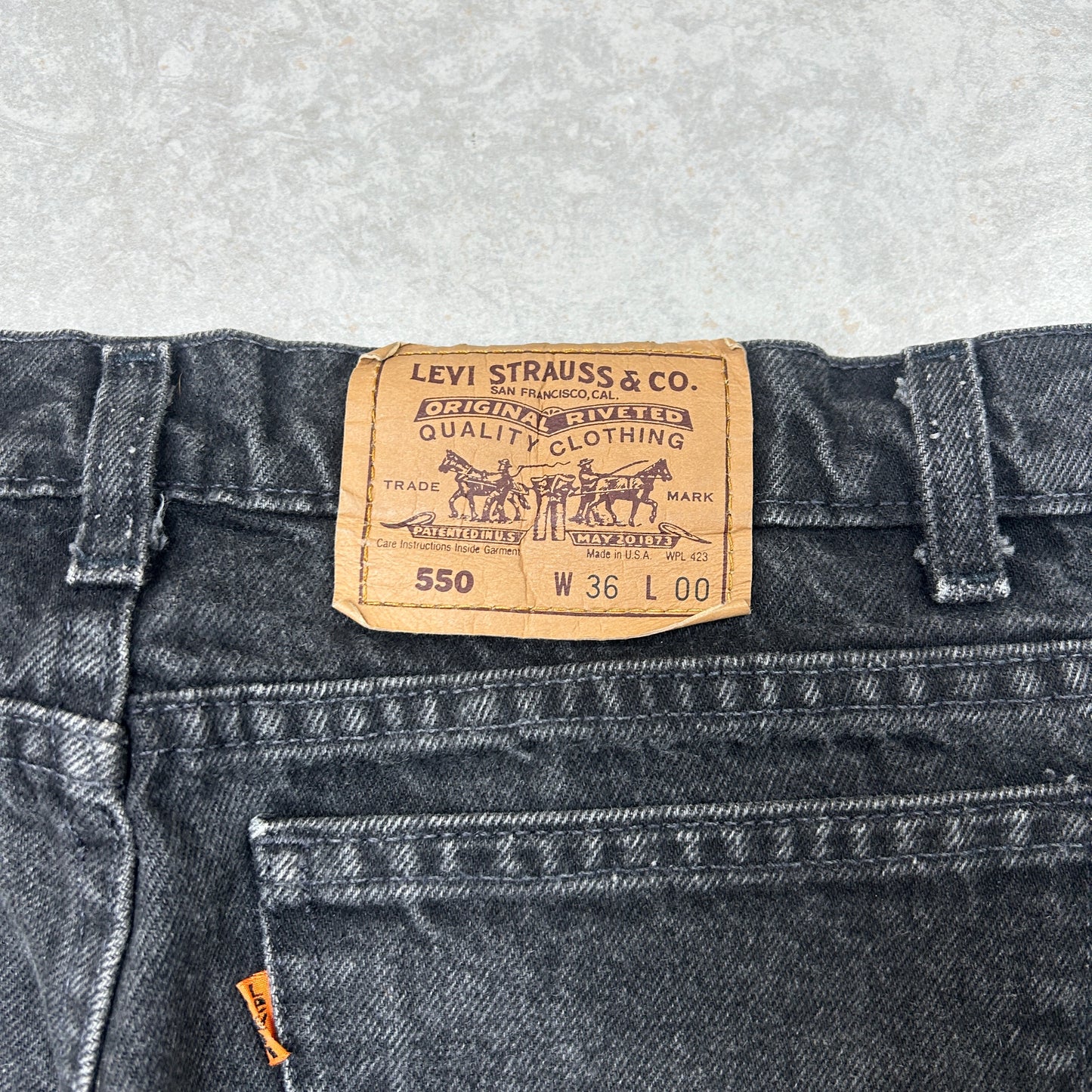 Vintage Levis 550 Baggy Black Denim Shorts - 36