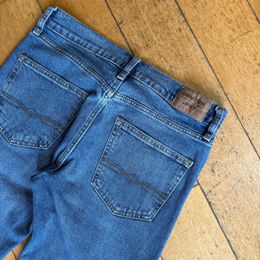 Vintage Levis Slim Blue Denim Jeans - 32