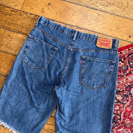 Vintage Levis 550 Baggy Blue Denim Shorts - 36