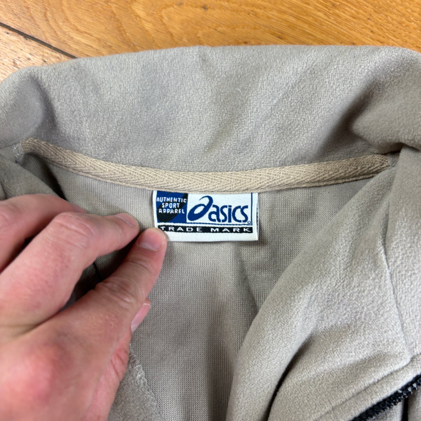 Vintage Asics Embroidered Green Cream Fleece Sweatshirt - M
