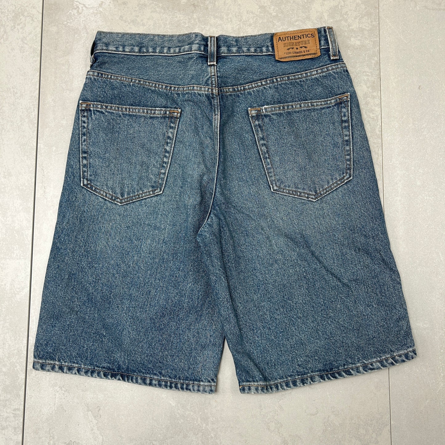 Vintage Levis Blue Baggy Denim Shorts - 34