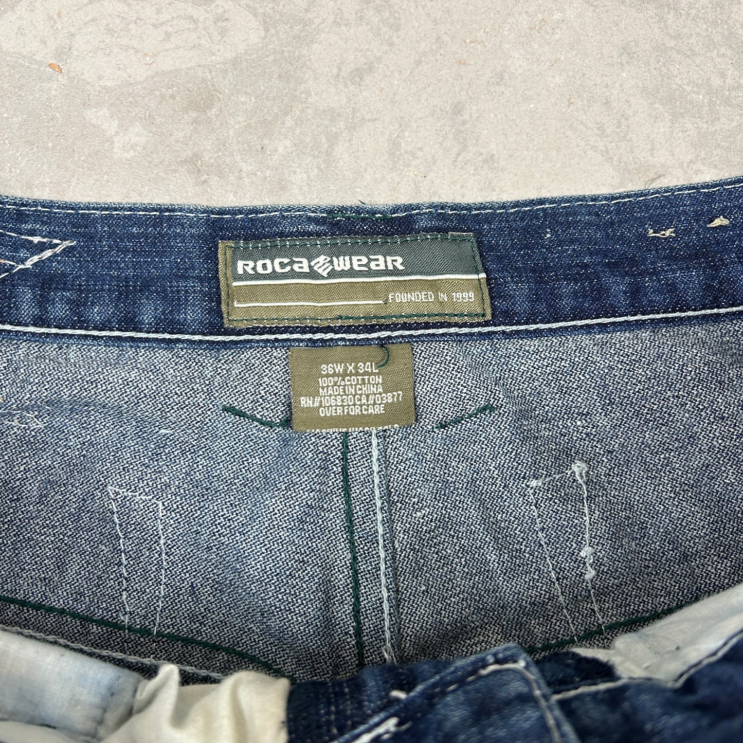 Vintage Rocawear Blue Embroidered Hip Hop Baggy Jeans - 36