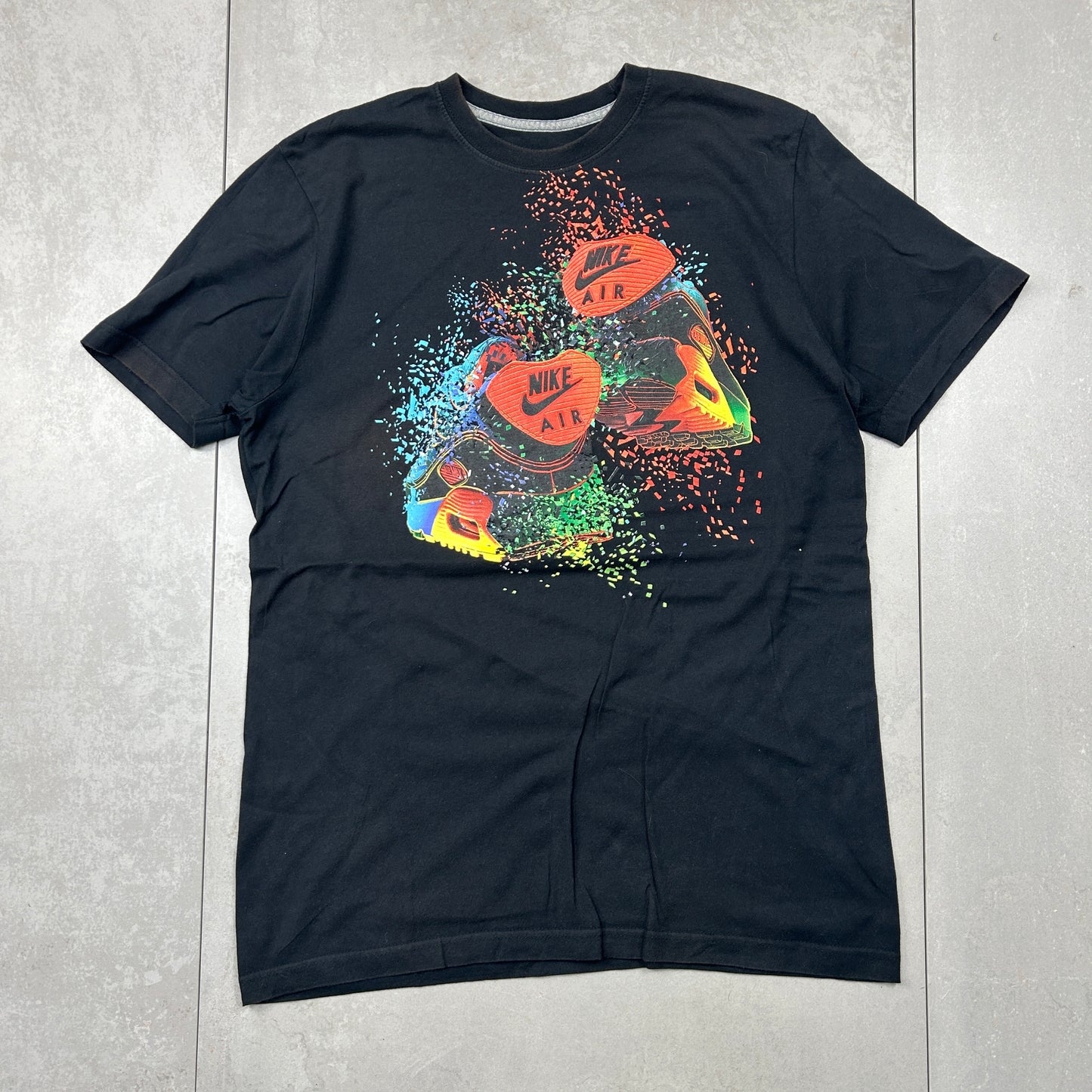 Vintage Nike Air Max Black Graphic T-Shirt - M