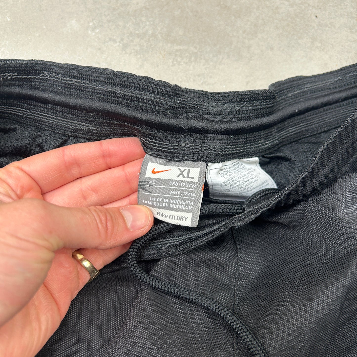 Vintage Nike T90 Black Sports Shorts - XS