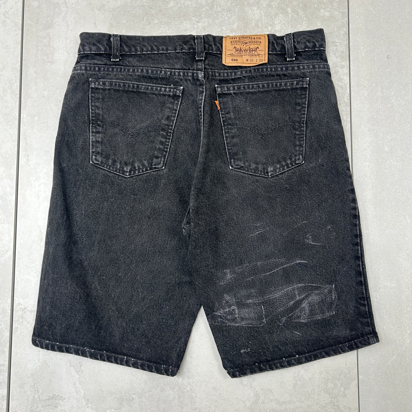 Vintage Levis 550 Baggy Black Denim Shorts - 36