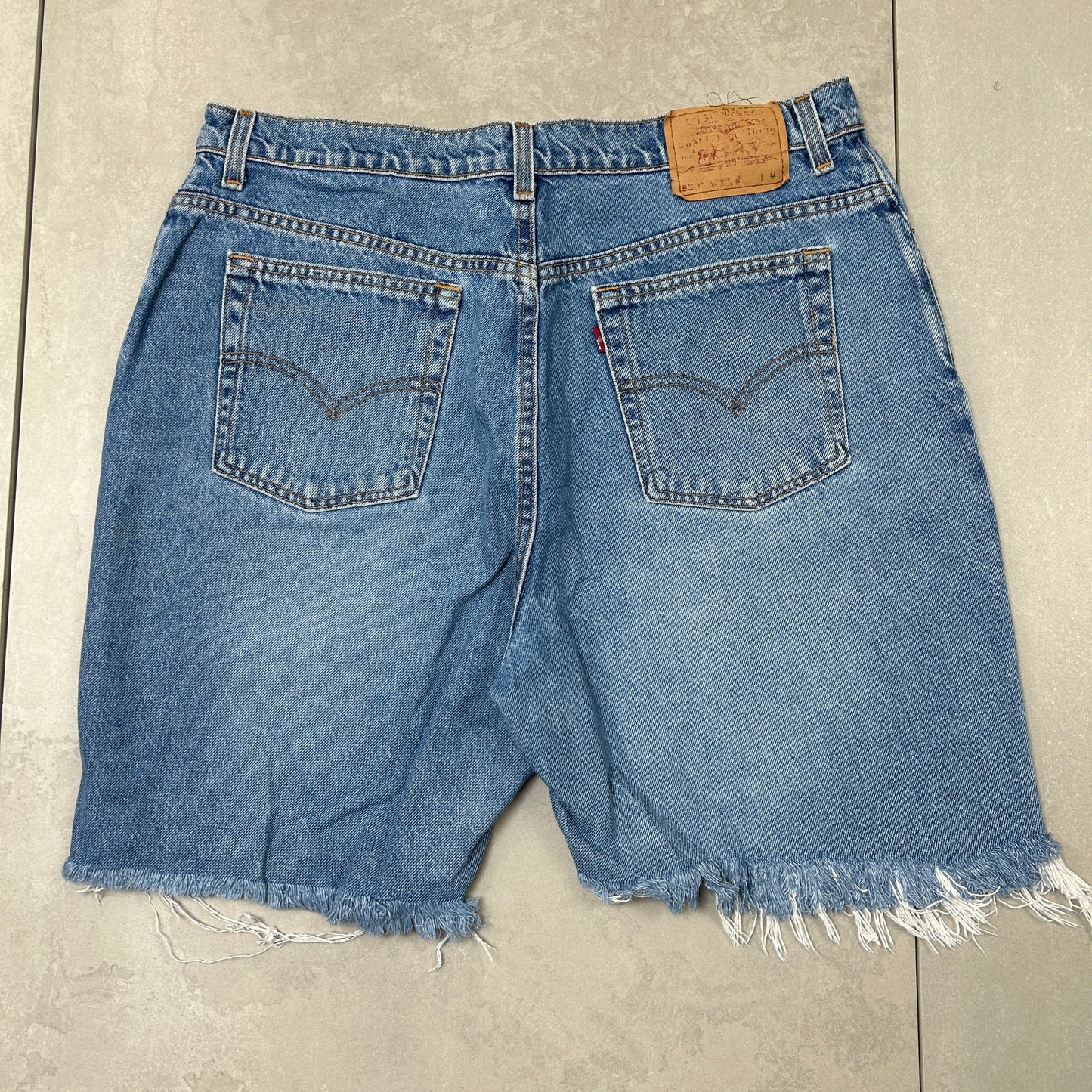 Vintage Levis 550 Baggy Blue Denim Shorts - 36