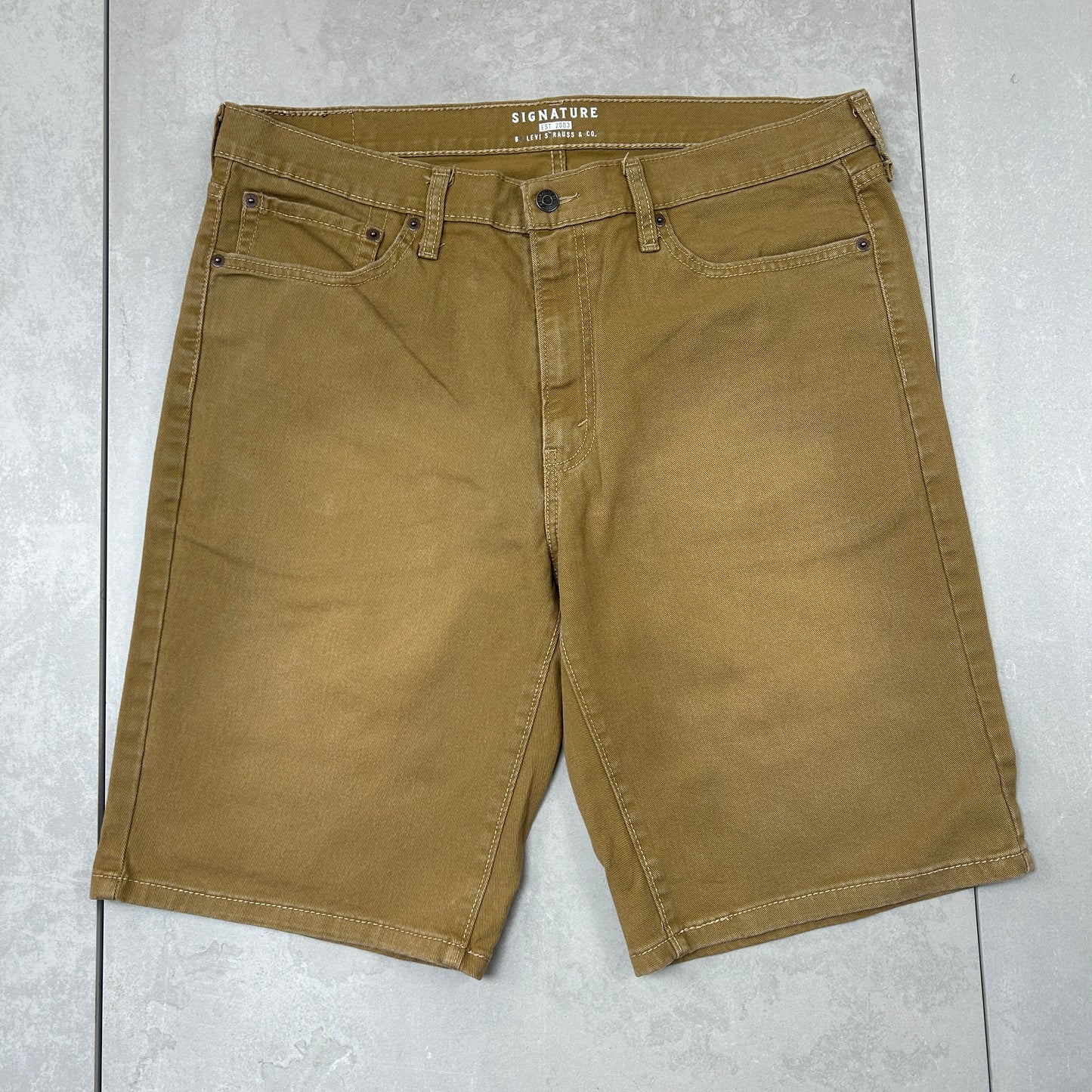 Vintage Levis Baggy Brown Shorts - 36