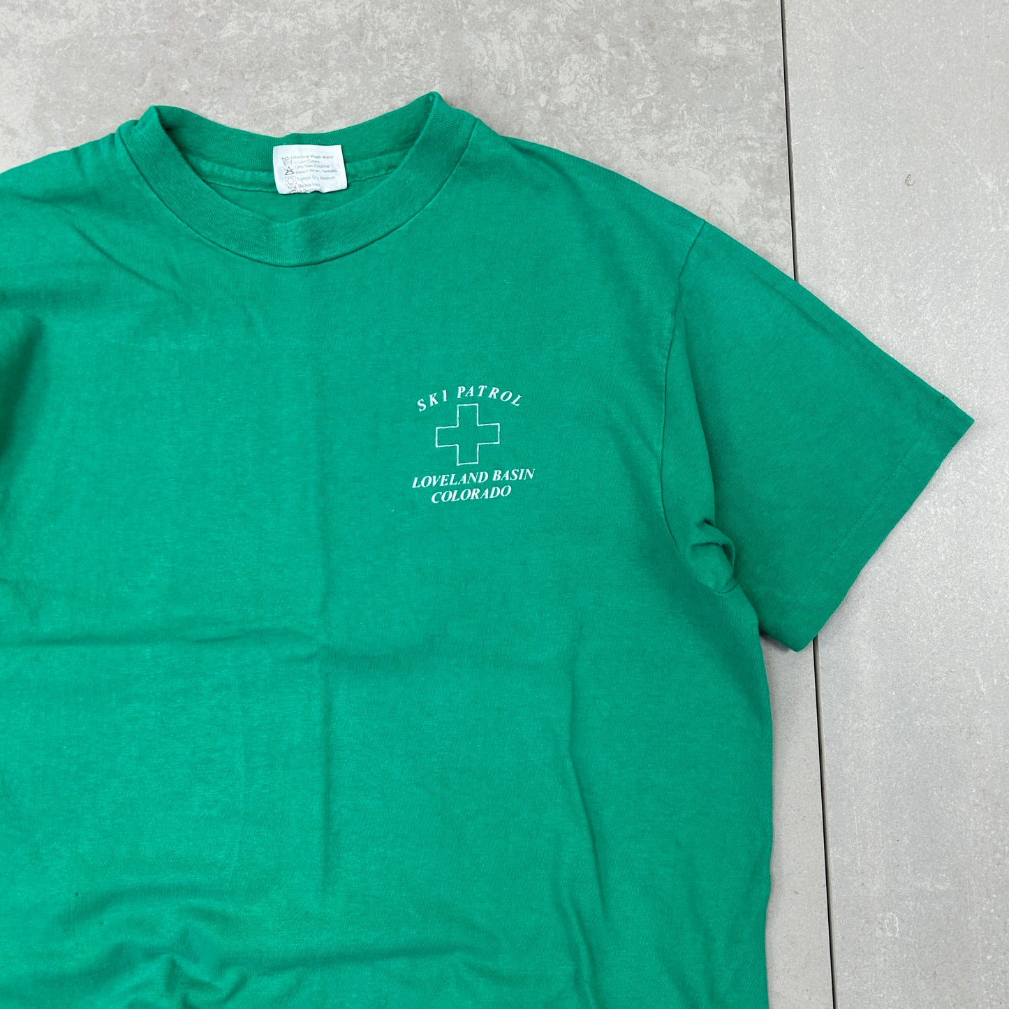 Vintage 90s Single Stitch Skiing Graphic Green T-Shirt - S