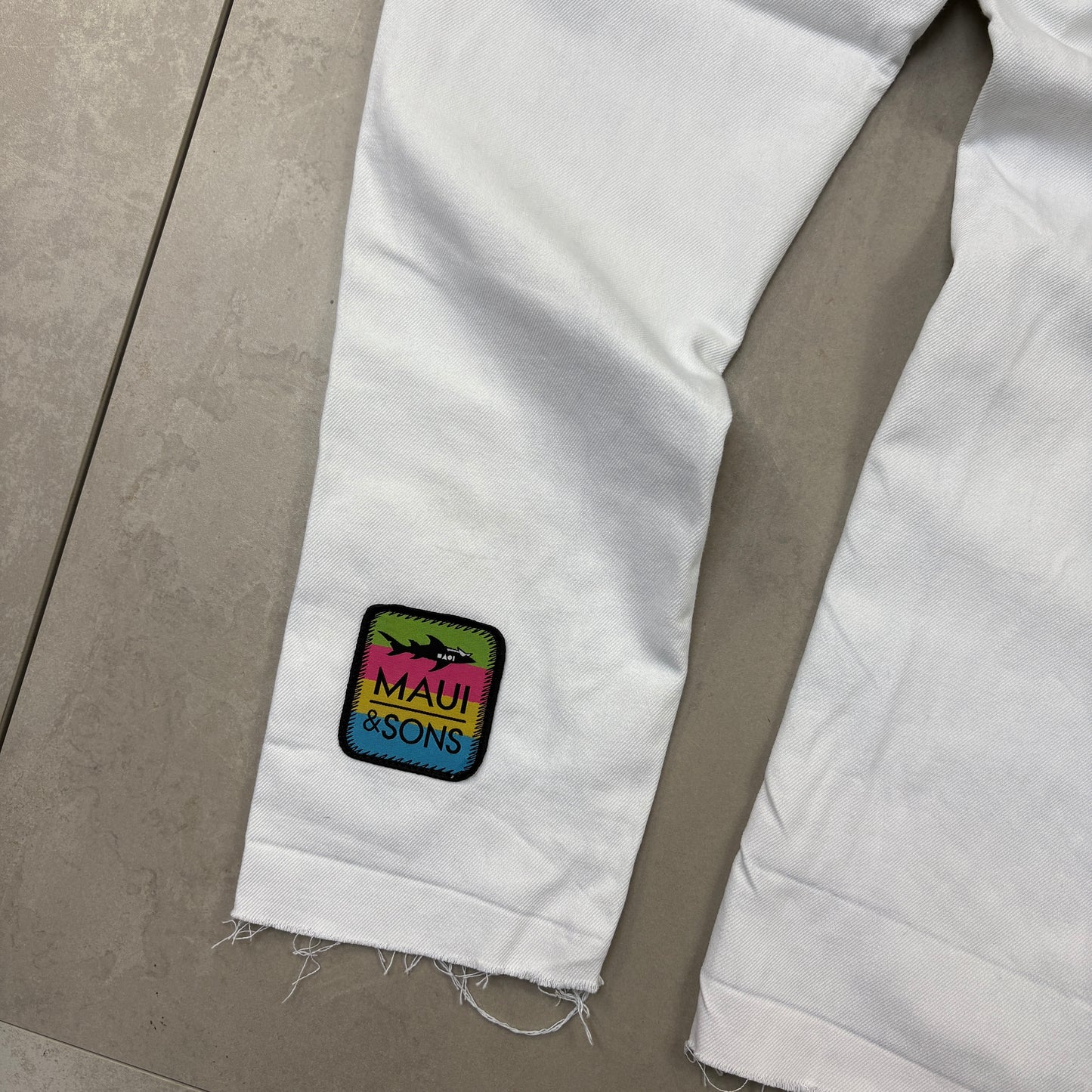 Vintage Maui and Sons Patchwork Surfwear Sharks White Jeans Jeans - 33