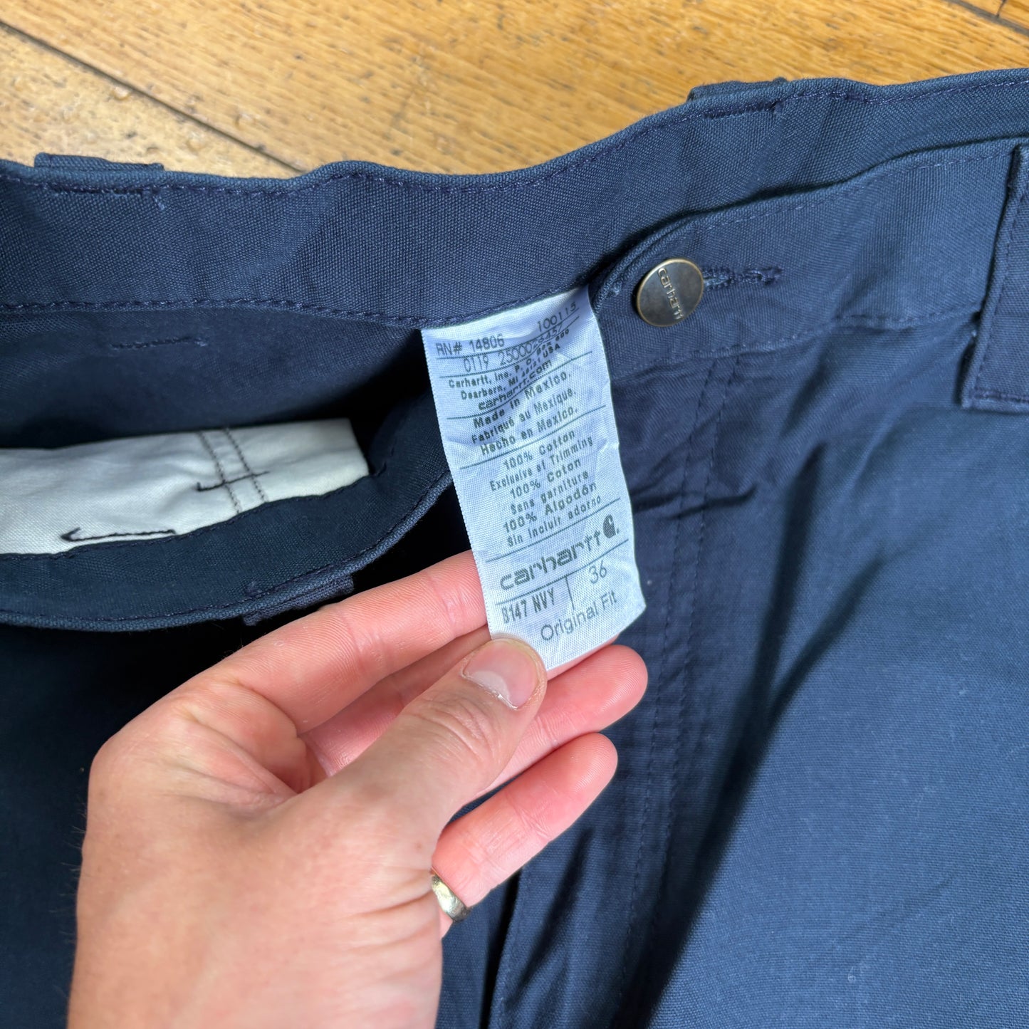Vintage Carhartt Navy Workwear Baggy Carpenter Shorts - 36