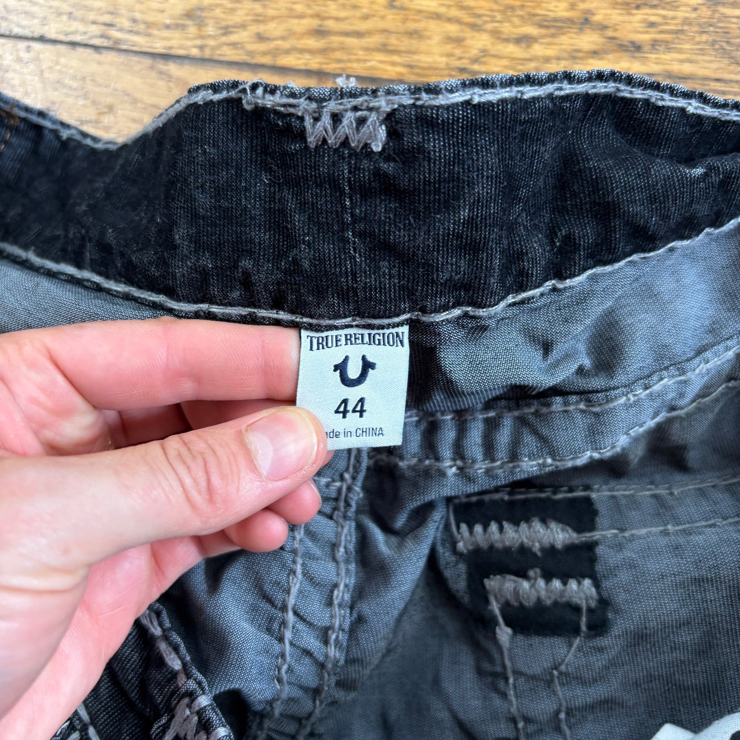 Vintage True Religion Black Embroidered Y2K Shorts Jorts - 44