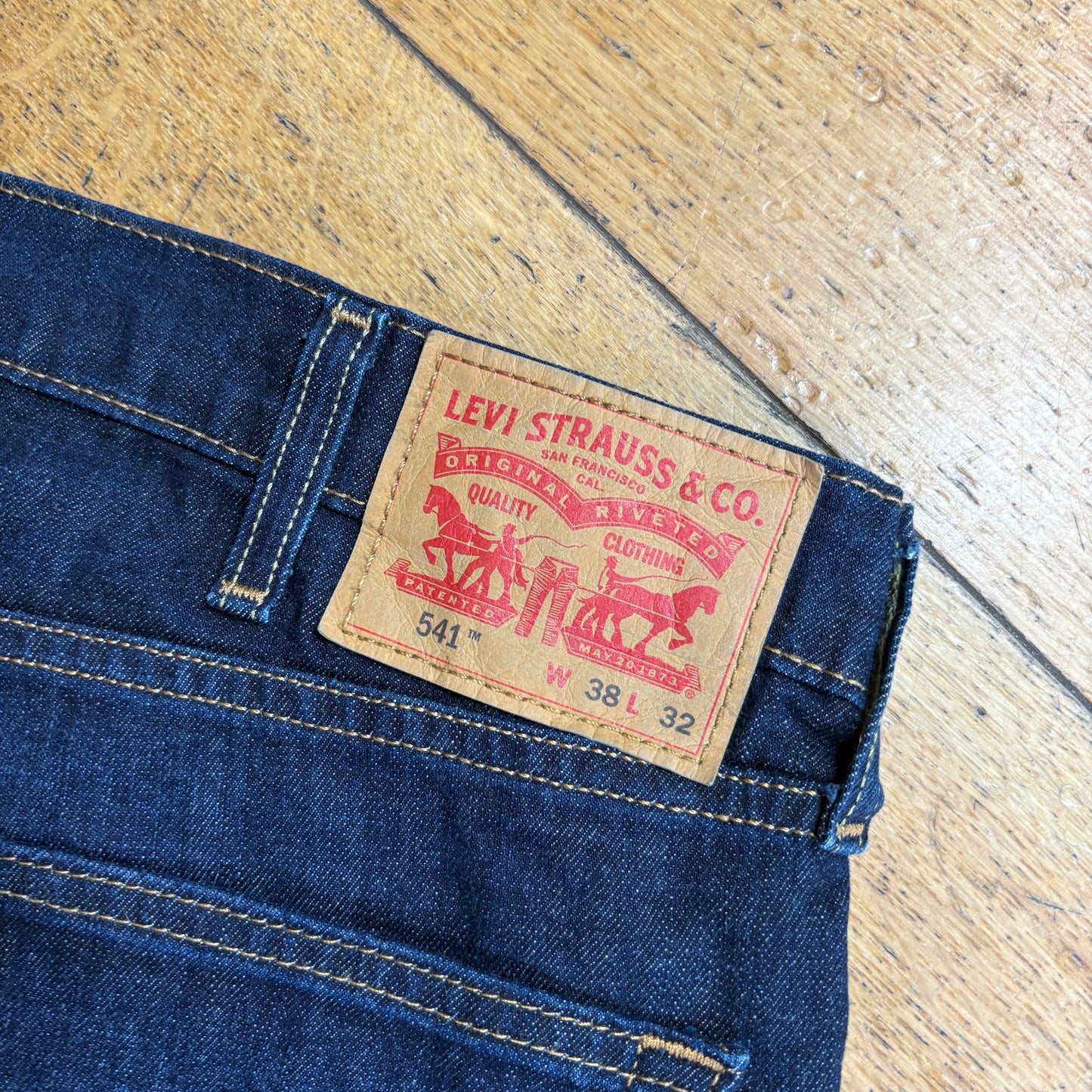 Vintage Levis 541 Baggy Straight Dark Blue Denim Jeans - 38