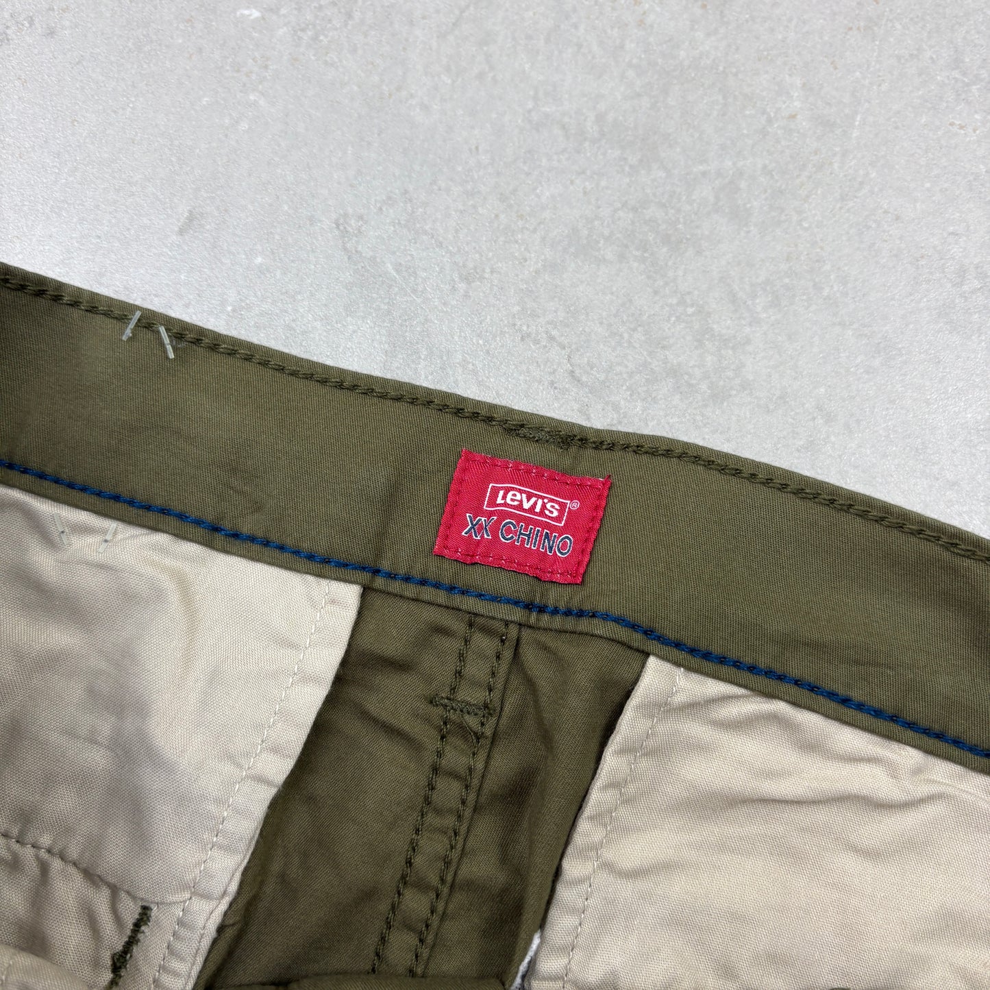 Vintage Levis Green Chino Shorts - 32