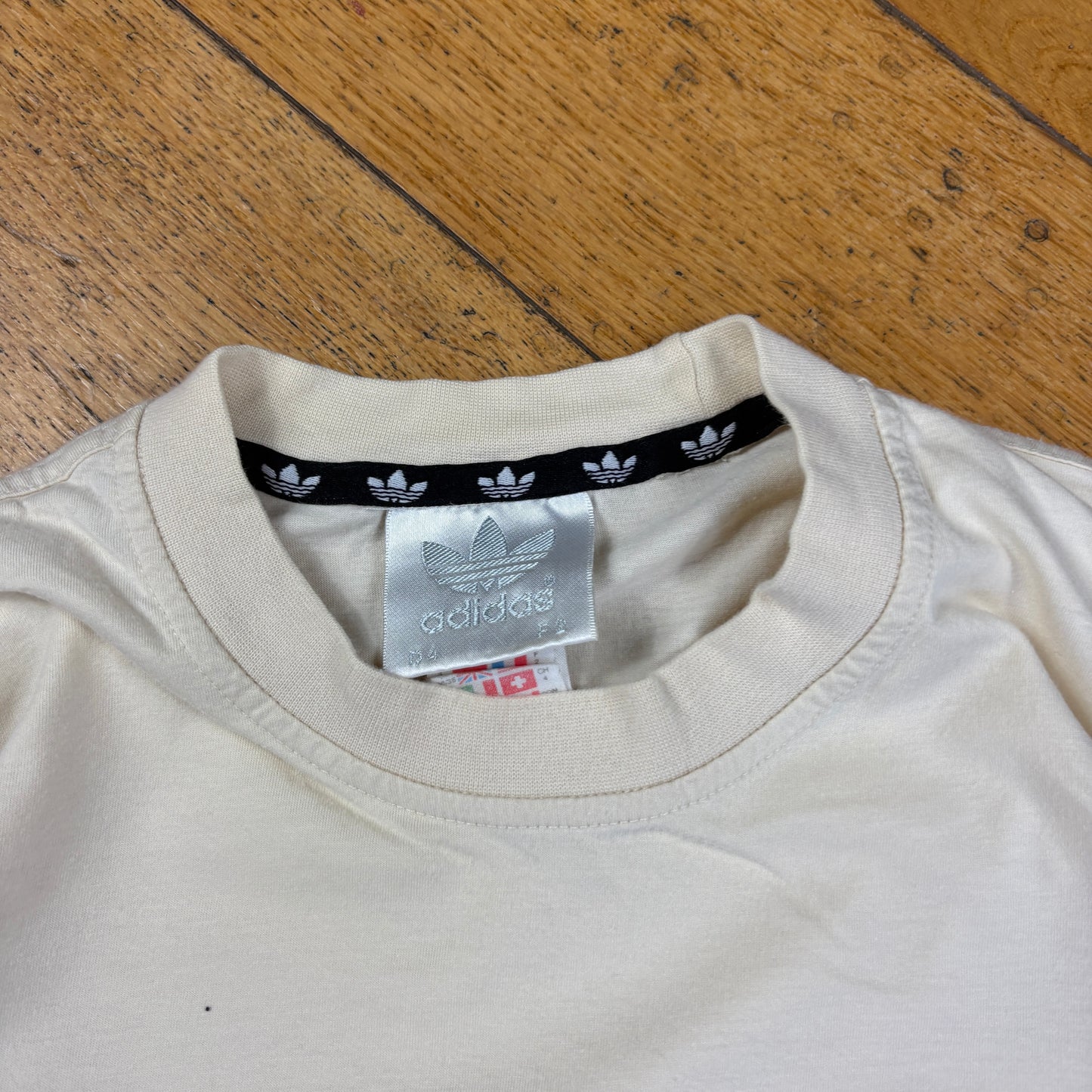 Vintage 90s Adidas Originals Cream Graphic T-Shirt - S