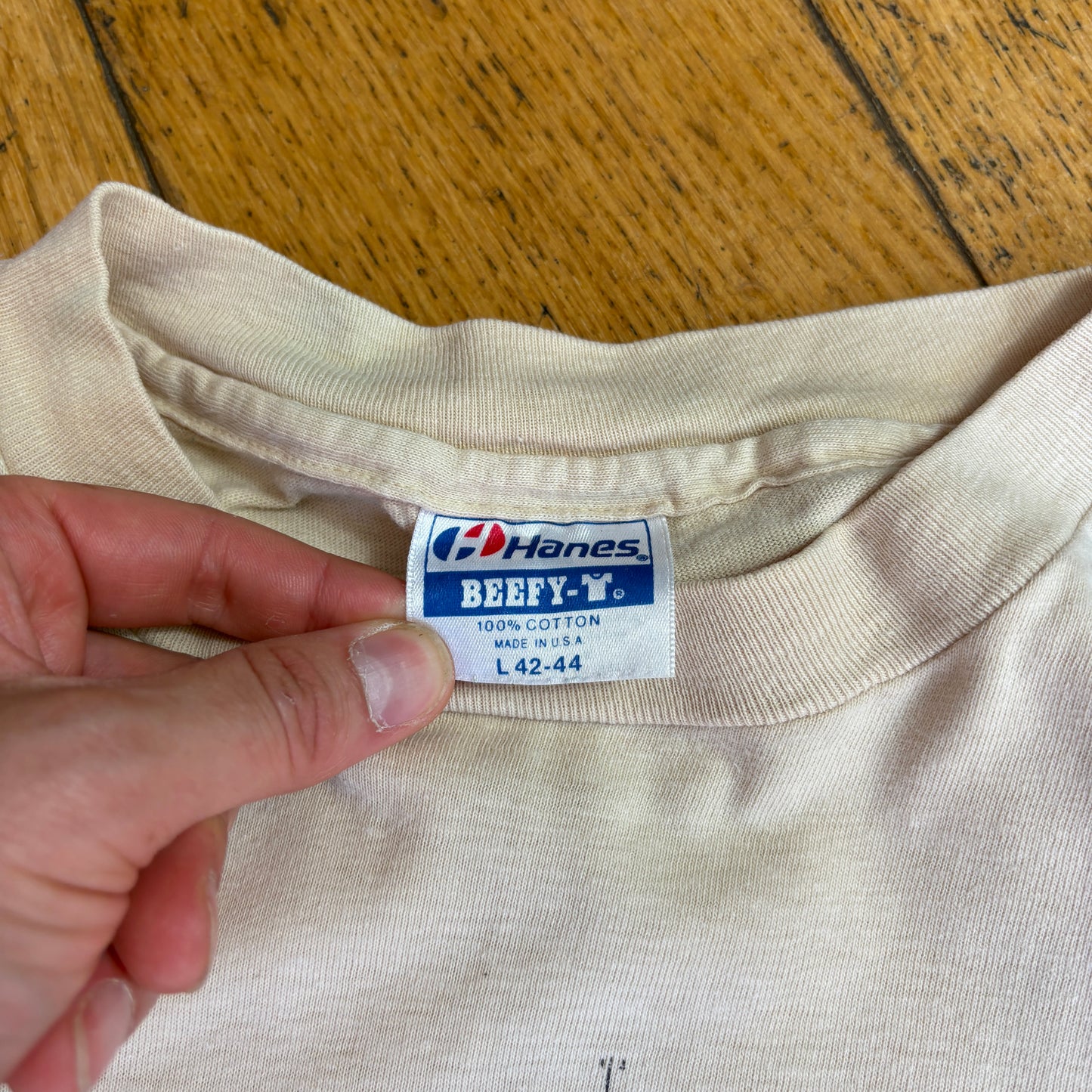 Vintage 90s Wine Single Stitch Cream White Graphic T-Shirt - S