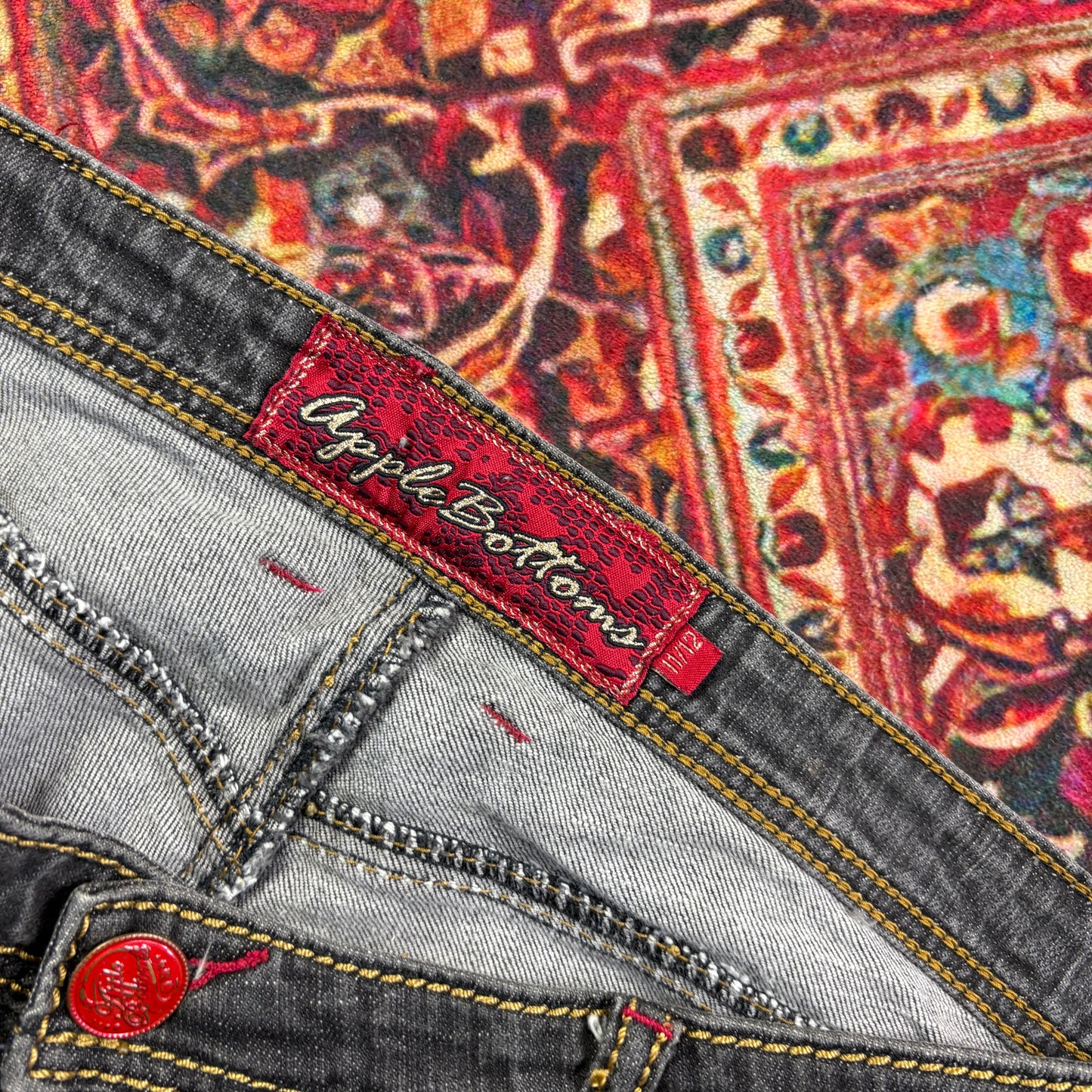 Vintage Apple Bottom Black Low Rise Embroidered Y2K Hip Hop Bootcut Jeans - 36