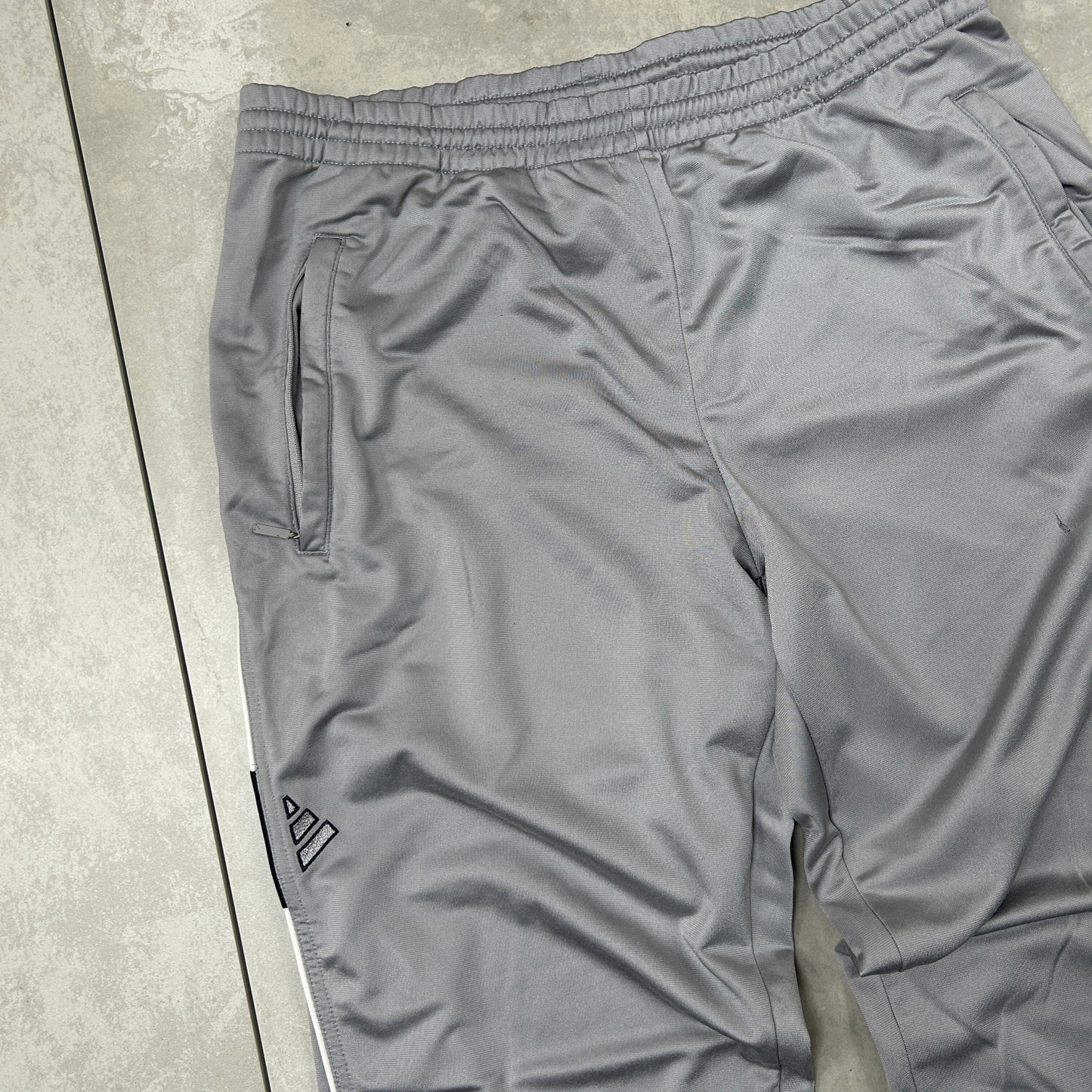 Vintage Adidas Grey Baggy Tracksuit Sweatpants Track Pants Bottoms - L