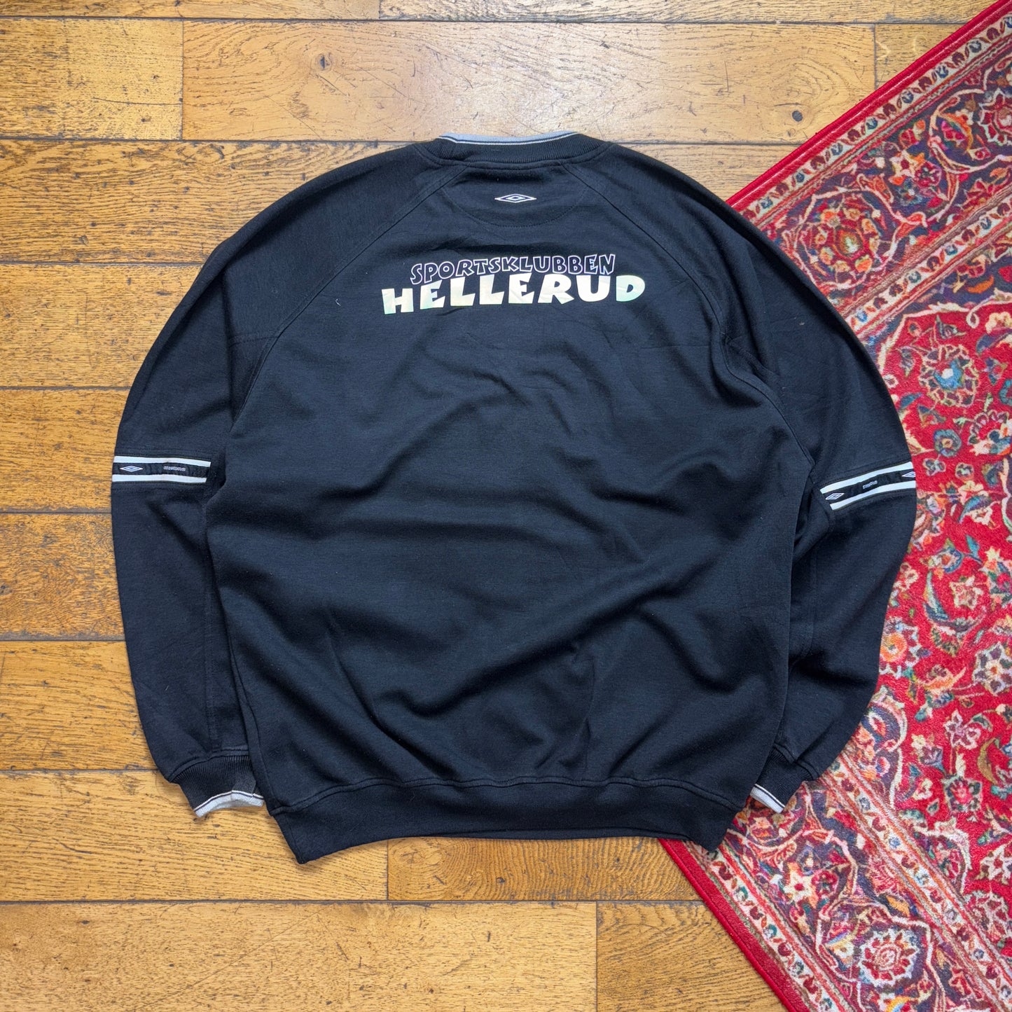 Vintage Umbro Black Embroidered Sweatshirt - L