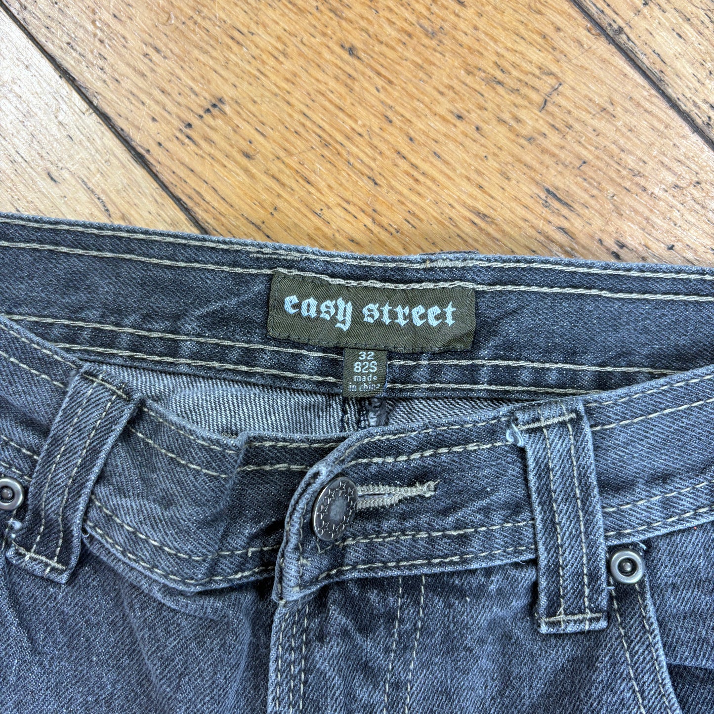 Vintage Easy Street Embroidered Hip Hop Black Baggy Shorts Jorts -