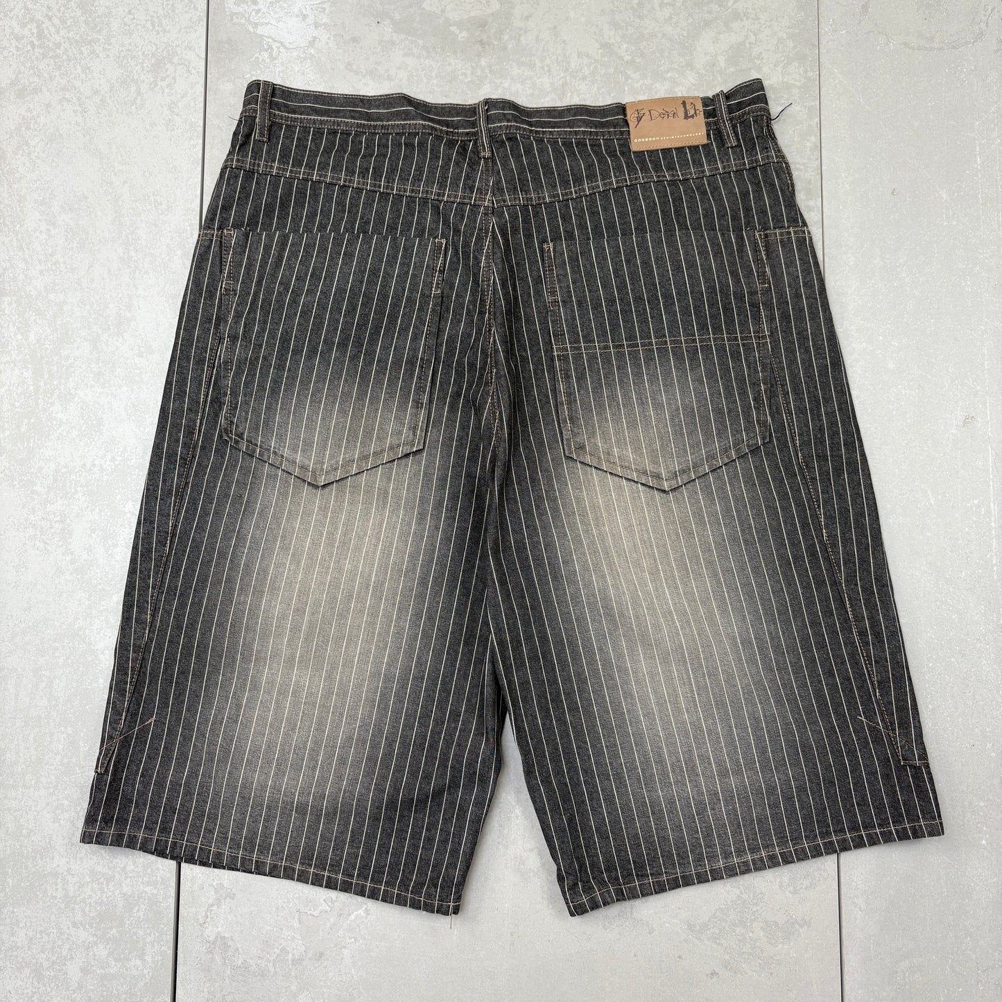 Vintage Pin Stripe Hip Hop Baggy Black Shorts Jorts - 40