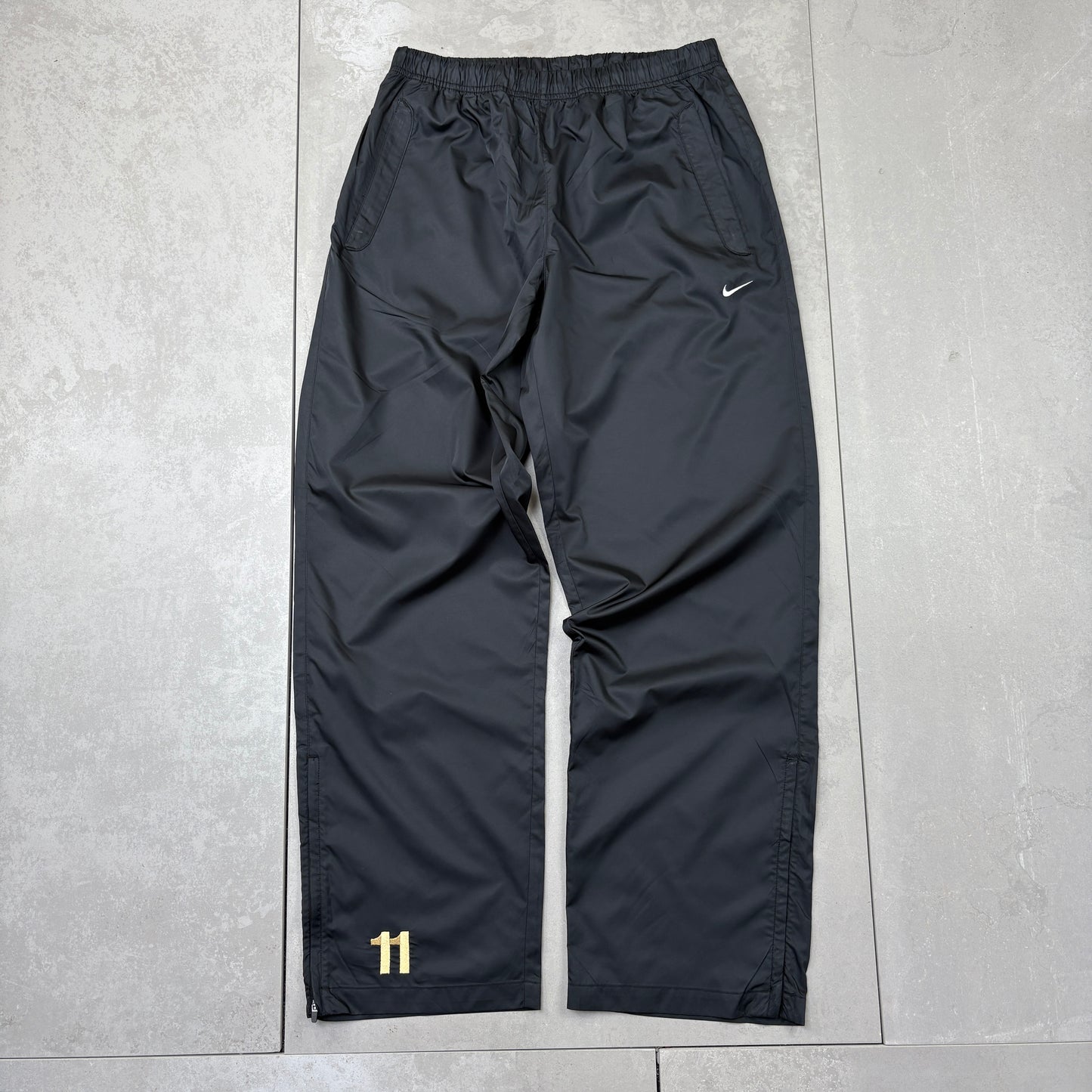 Vintage Nike Black Baggy Tracksuit Sweatpants Track Pants Bottoms - M