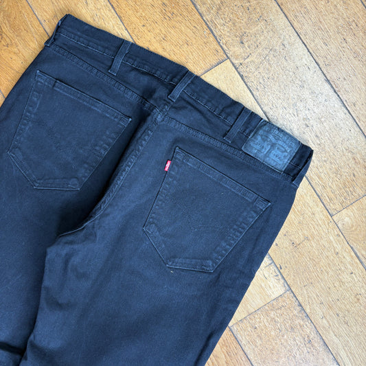 Vintage Levis 541 Straight Black Denim Jeans - 38