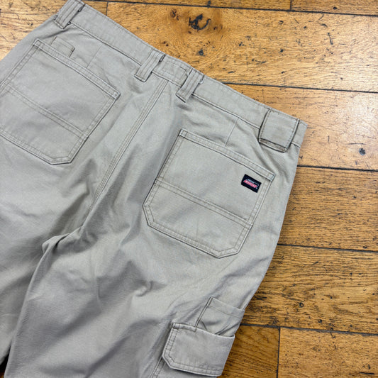 Vintage Dickies Workwear Carpenter Cream Baggy Shorts - 34