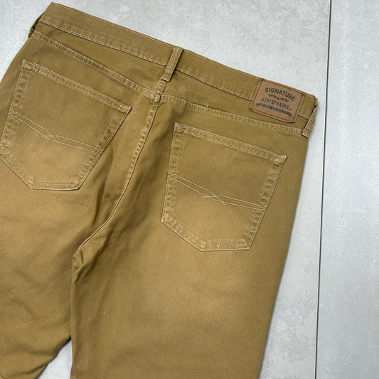 Vintage Levis Baggy Brown Shorts - 36
