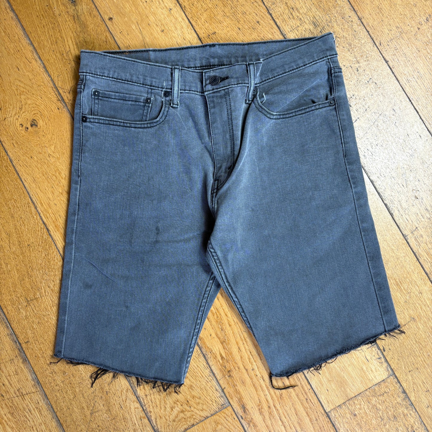 Vintage Levis 502 Straight Grey Denim Shorts - 34