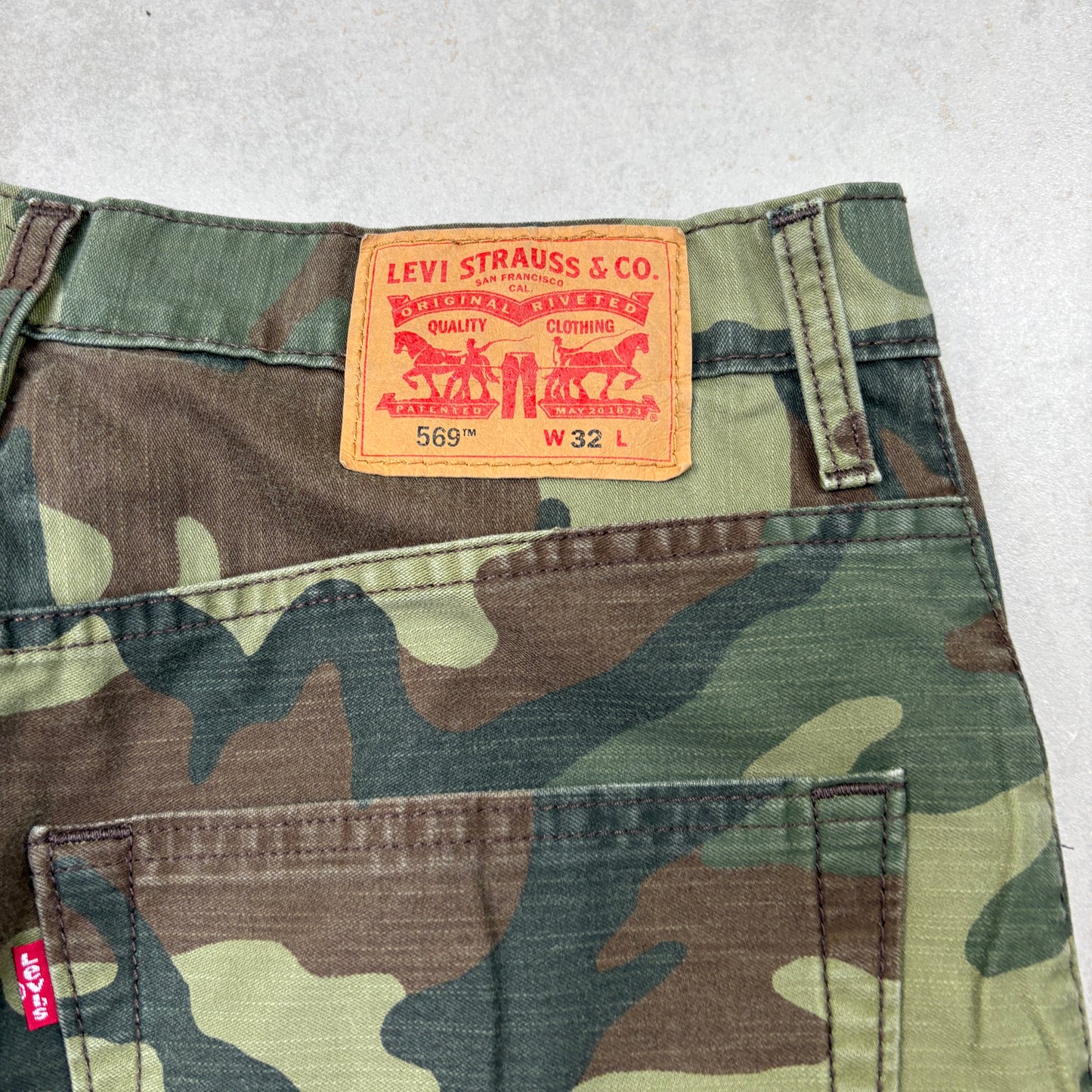 Vintage Levis 569 Camo Green Baggy Denim Shorts - 32