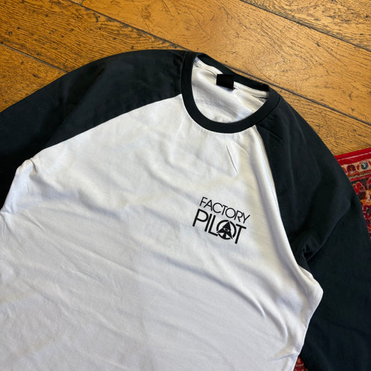 Vintage Oakley White Raglan Graphic T-Shirt - M