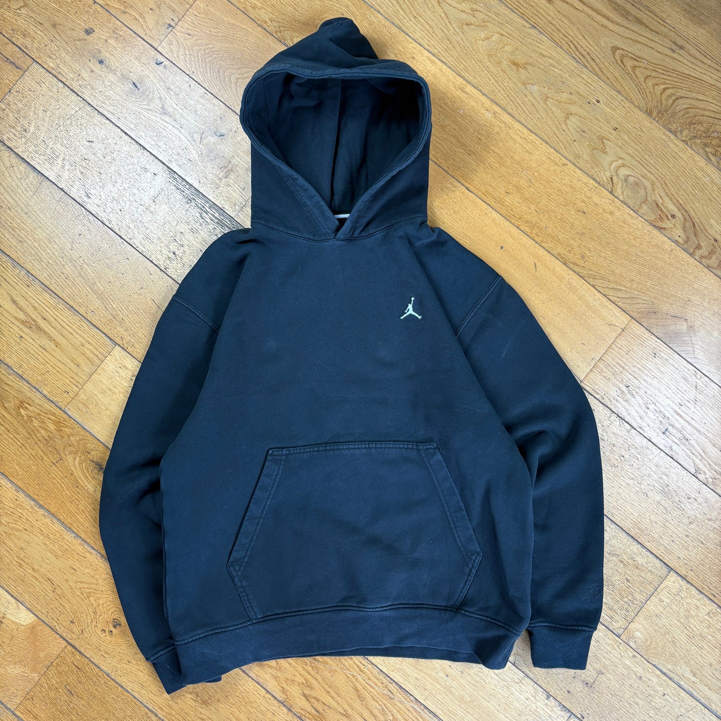 Vintage Nike Air Jordan Black Hoodie Embroidered Sweatshirt - M