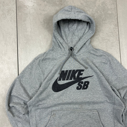 Vintage 00s Nike SB Embroidered Grey Spellout Sweatshirt - M
