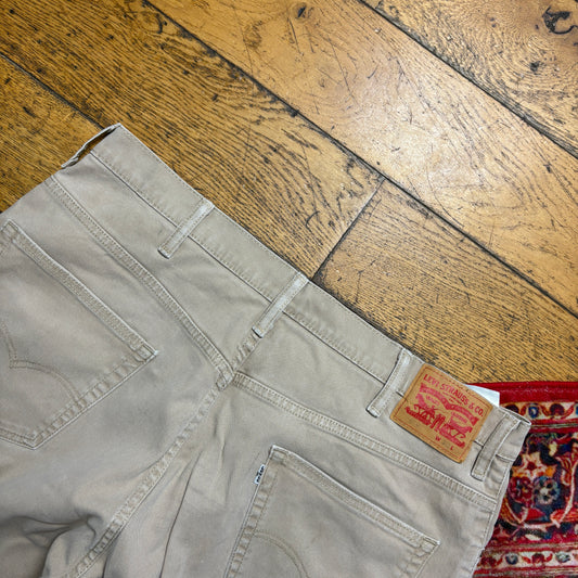 Vintage Levis 569 Baggy Cream Denim Shorts - 38
