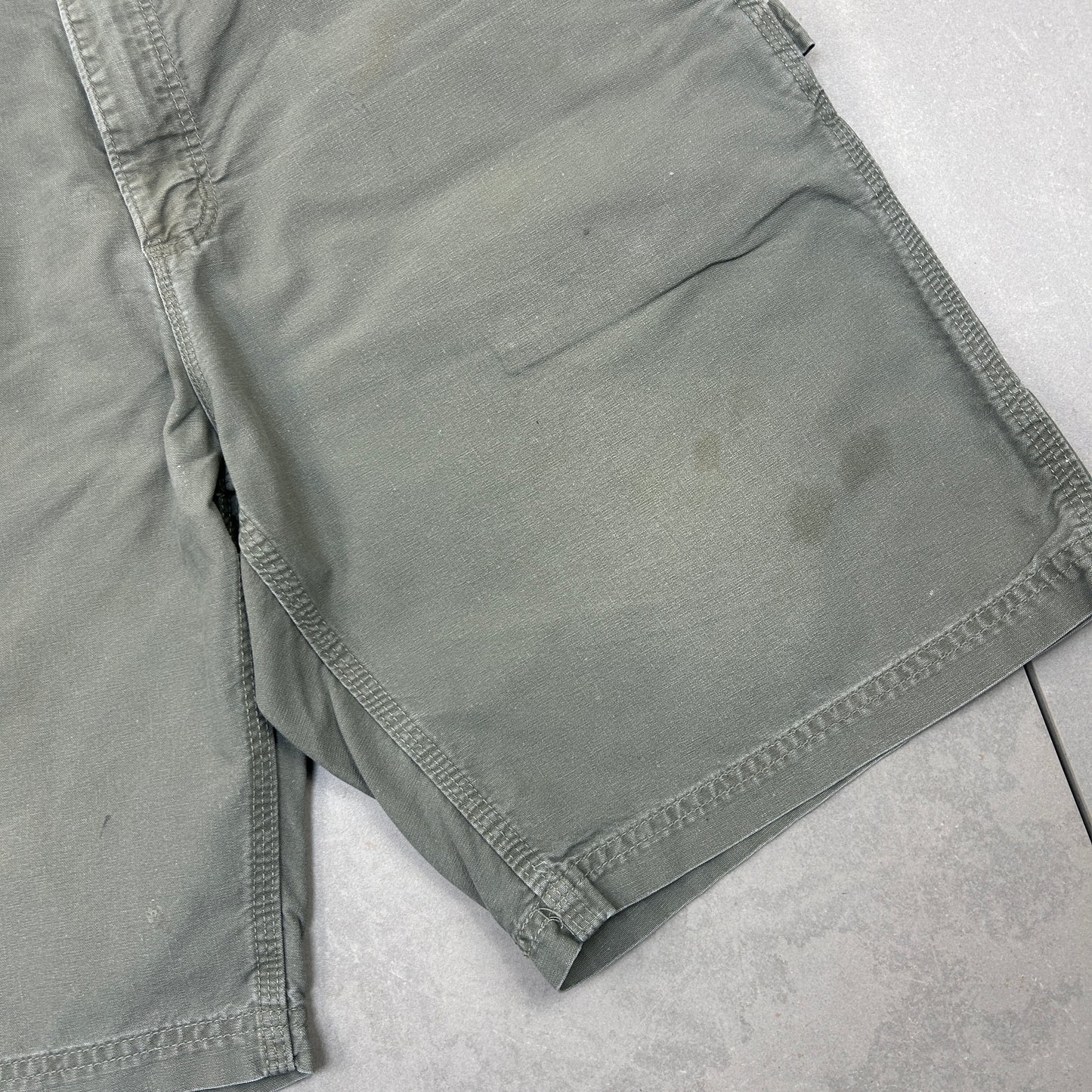 Vintage Carhartt Workwear Baggy Green Khaki Carpenter Shorts - 34