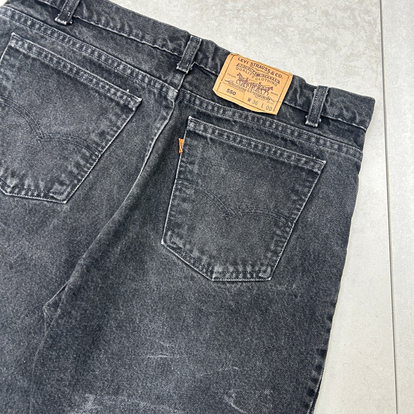 Vintage Levis 550 Baggy Black Denim Shorts - 36