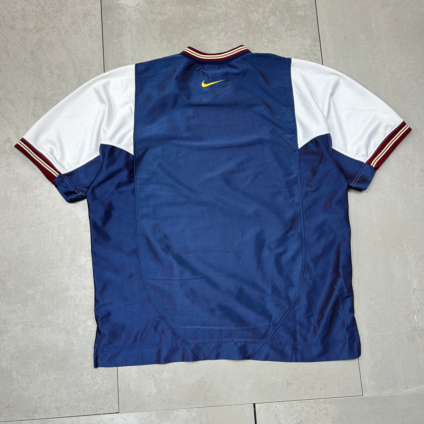 Vintage 90s Nike Blue Basketball T-Shirt - XL