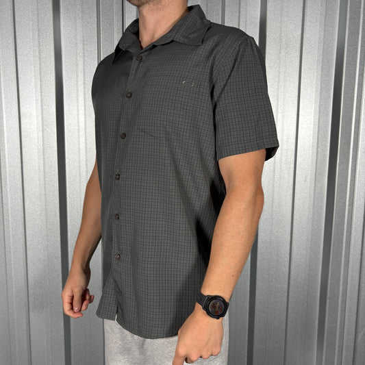Oakley Grey Check Plaid Short Sleeve Shirt - M