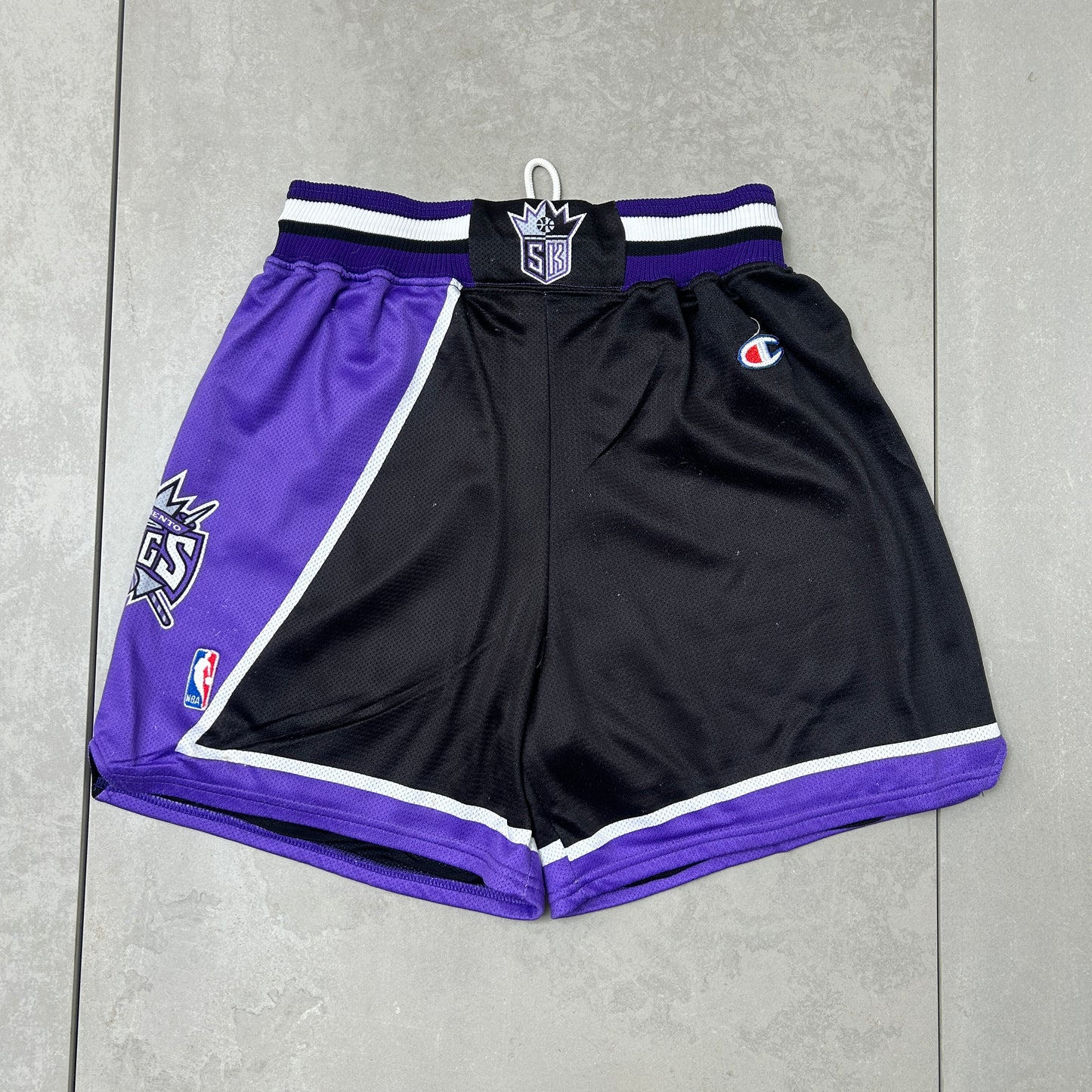 Vintage NBA Sacramento Kings Black Purple Basketball Shorts - S