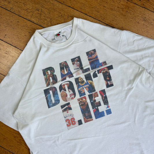 Vintage Basketball White Graphic T-Shirt - M