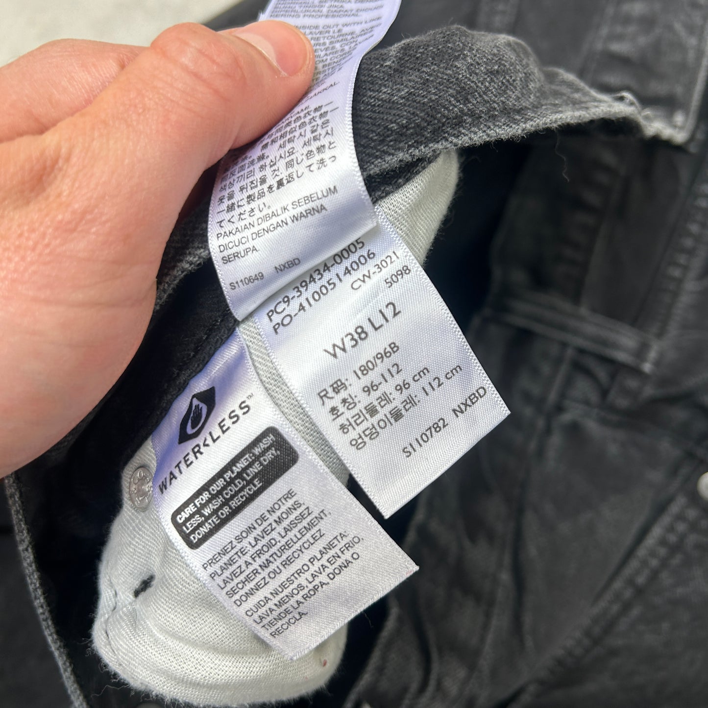 Vintage Levis 469 Black Baggy Denim Shorts - 38