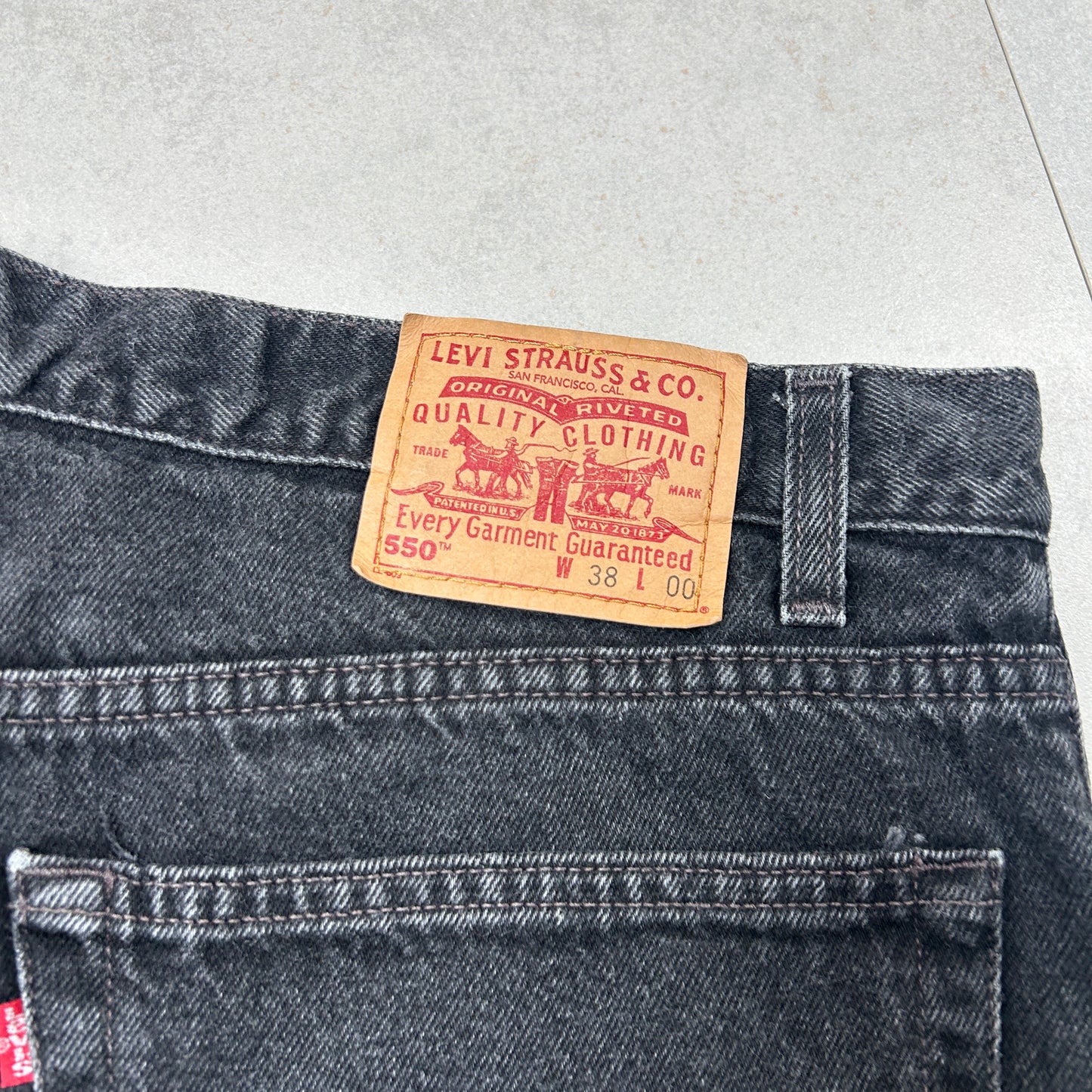 Vintage Levis 550 Baggy Denim Black Shorts - 36