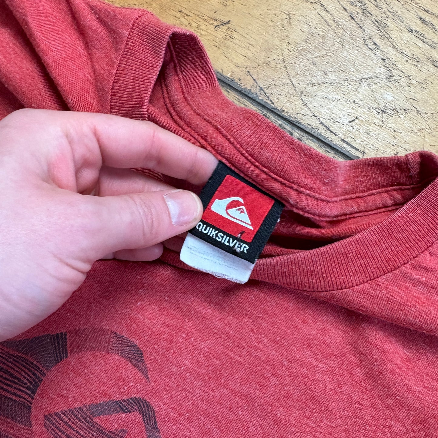 Vintage Quiksilver Red Surfwear Graphic T-Shirt - M