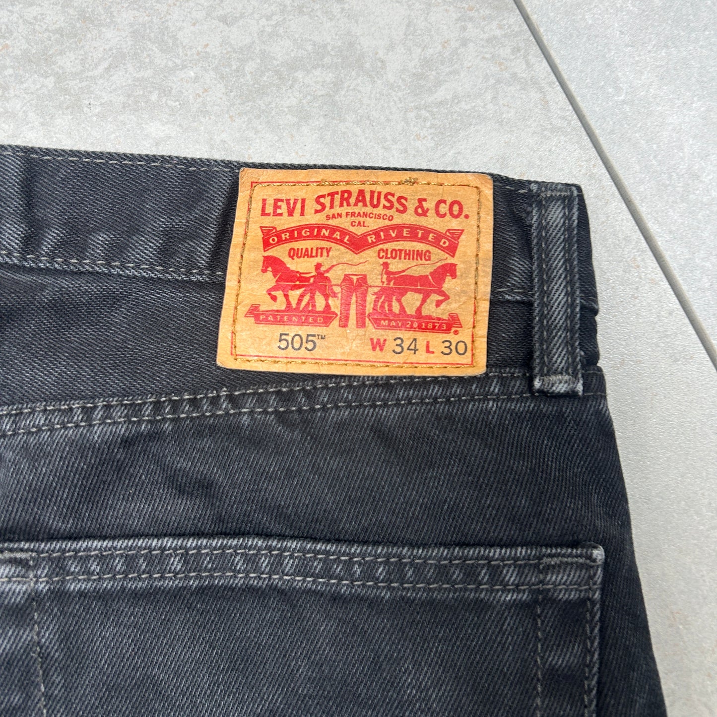 Vintage Levis 505 Baggy Black Denim Shorts - 34
